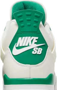 Air Jordan 4 Retro SB ‘Pine Green’  DR5415-103